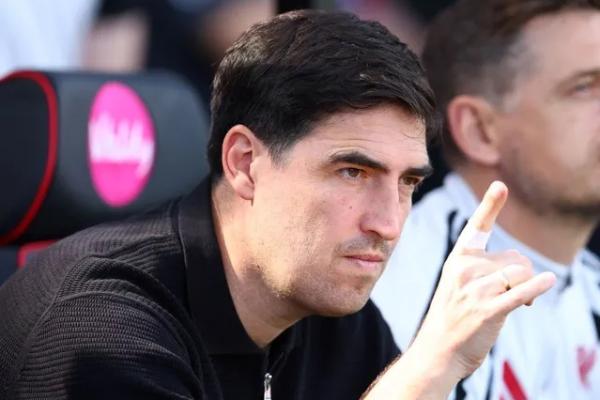 Liverpool kembali dihantam kabar buruk di sektor lini tengah setelah gelandang andalan mereka, Dominik Szoboszlai, terpaksa ditarik keluar akibat cedera