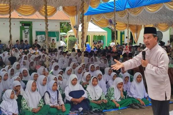 Santri adalah pewaris perjuangan para ulama, penjaga keilmuan, dan benteng akhlak bangsa.