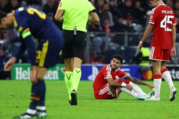 Penyerang Bayern Munich, Luis Diaz, dipastikan harus menghentikan aktivitas bertandingnya untuk sementara waktu, akibat mengalami cedera otot paha belakang.