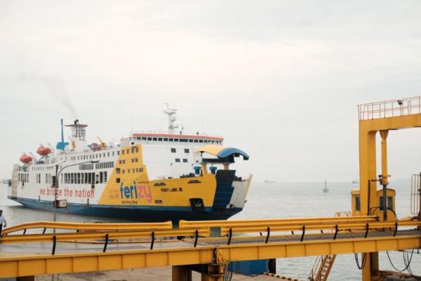 KMP Portlink III berangkat dari Paciran, Lamongan, Jawa Timur menuju Merak, Banten pada Kamis (22/10/2026) pukul 16.50 WIB.