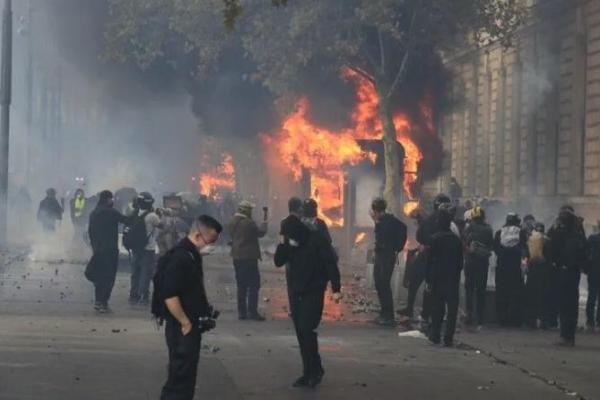 Dampak Demo di Paris, Museum Louvre dan Orsay Ditutup