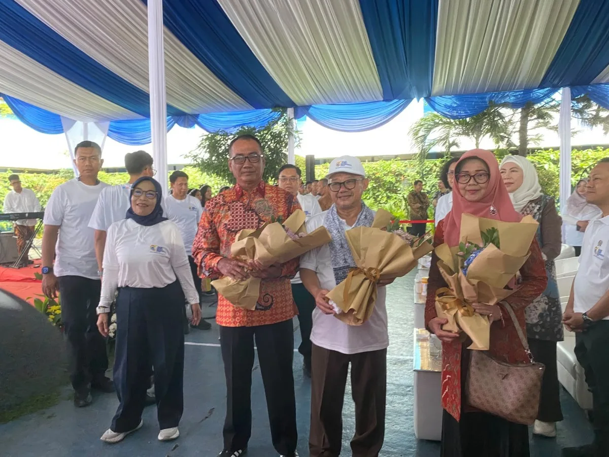 Mendikdasmen Terharu Bertemu Guru Sekolahnya: Dulu Cinlok